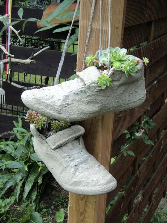 Old Shoes For Incredible Outdoor Decor