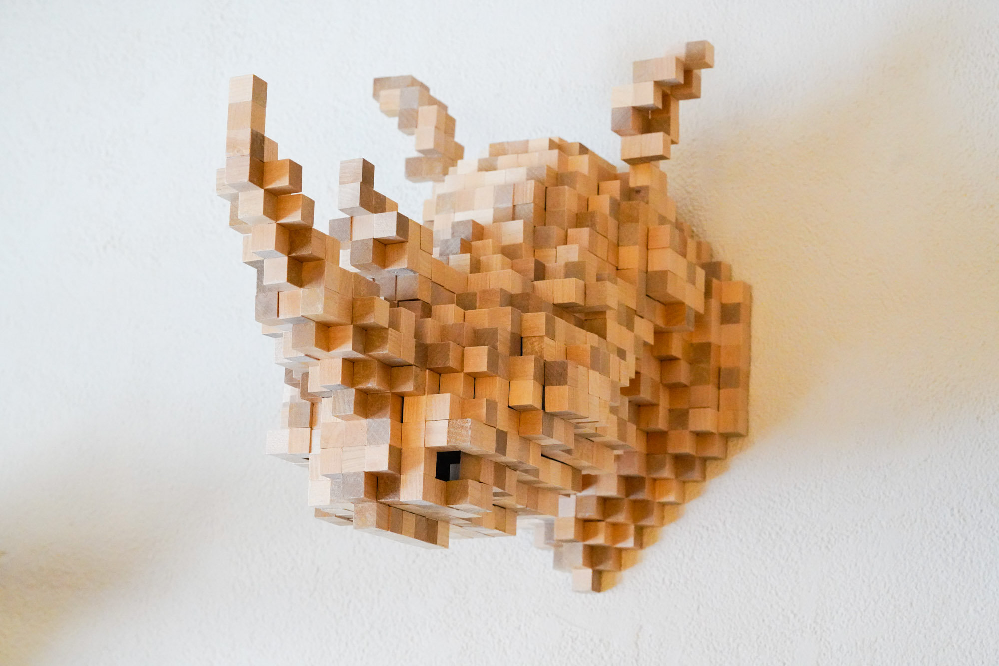 Pixelated Animal Head Structures for Home Decor