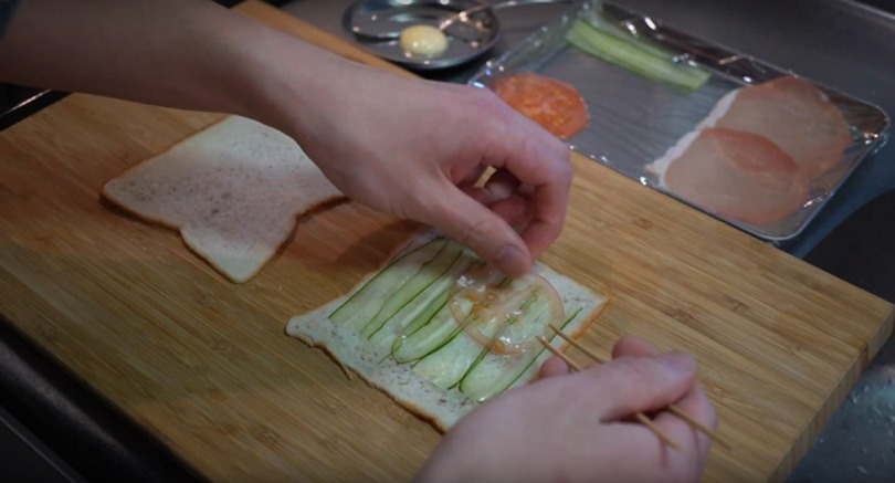 Japanese knife pro makes thinnest sandwich