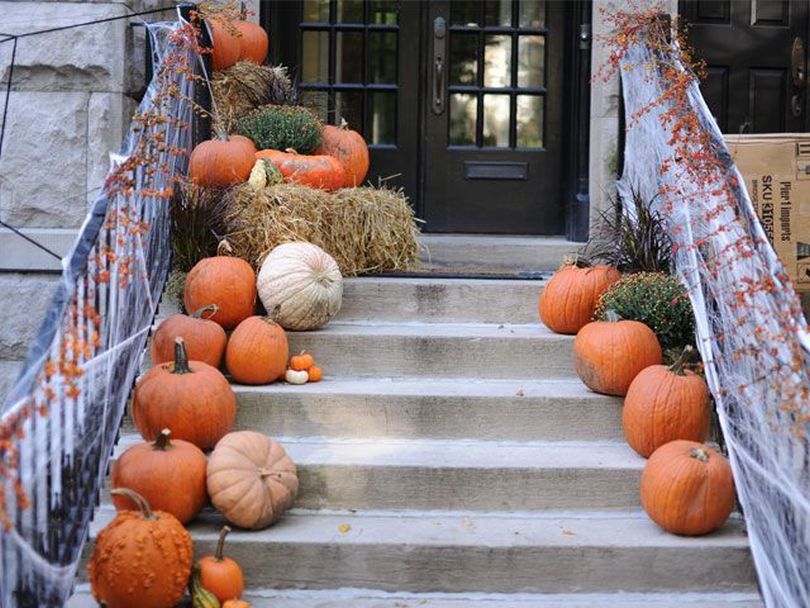 Line Pumpkins on the Staircase