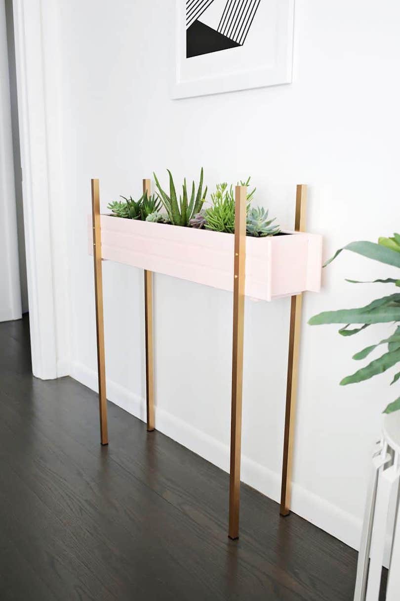 DIY Skinny Planter Stand