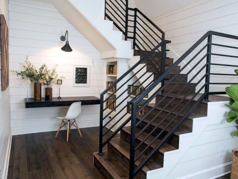 Black Stair Railing For Modern Flair