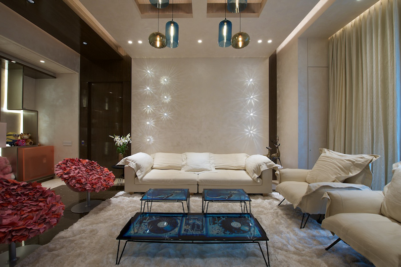 Luxurious Family Room Design