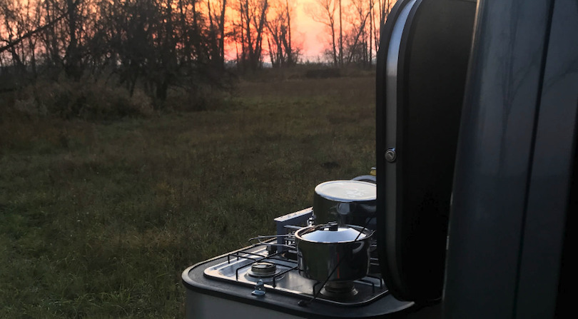 Hitchable Slide-Out Kitchen Fulfills Your Cooking Needs on the Road