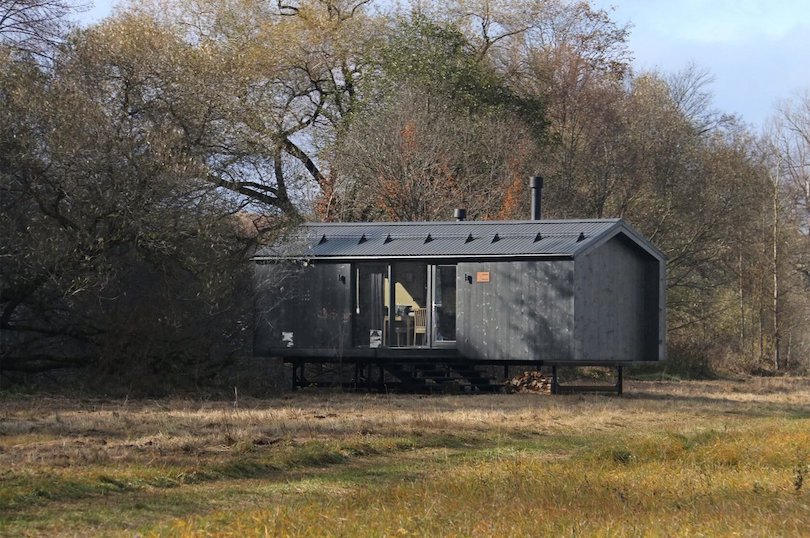 Topol-27 Prefab Home Elevates Above the Ground on Solid Metal Frame