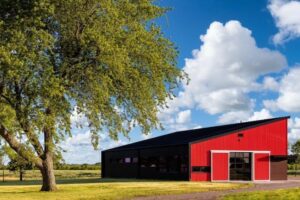 Dory Azar Architect Inc. Re-envisions Old Barn With a Modern Twist