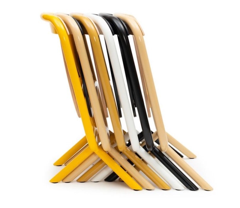 Null Chair Self-Stands Without Support Even When Folded