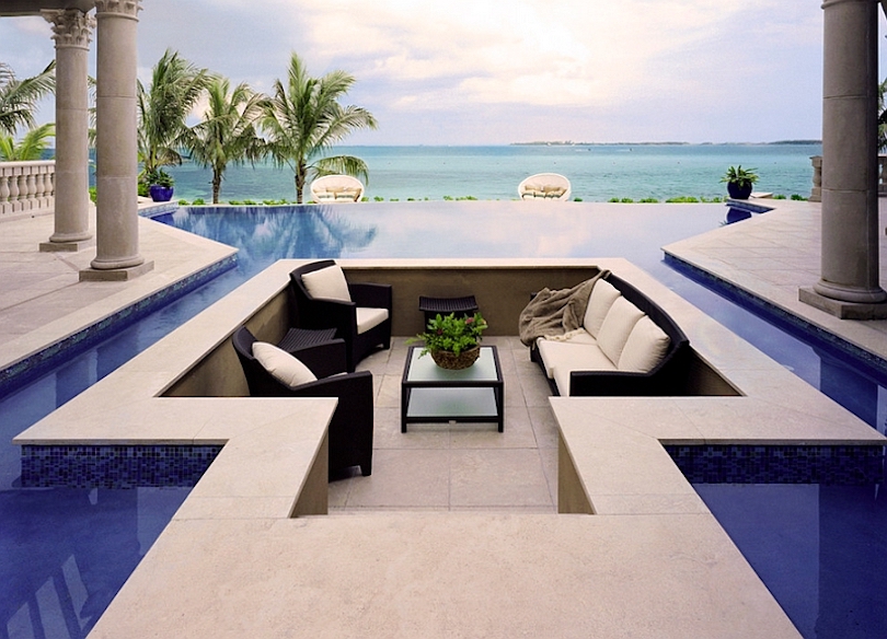 Recessed Seating in Pool