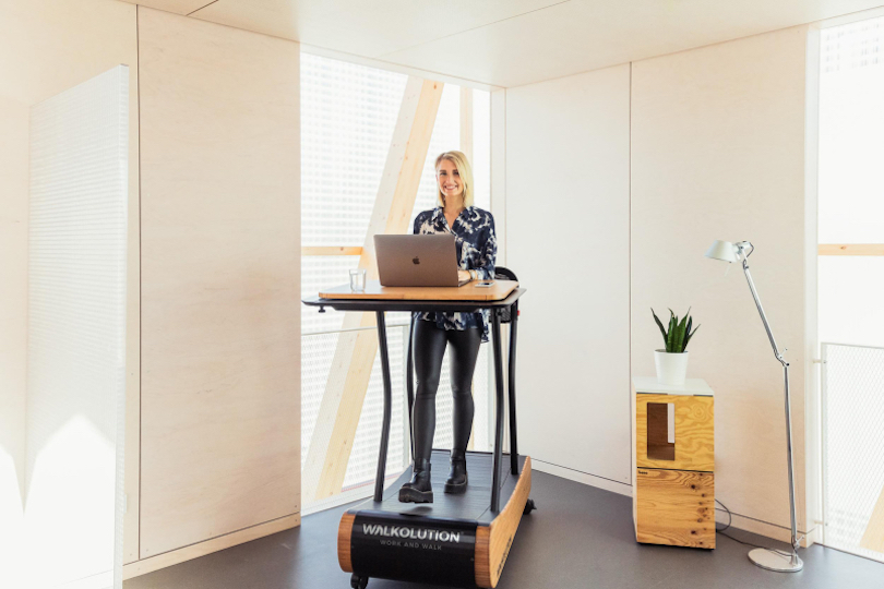 WALKOLUTION-Treadmill Desk-1