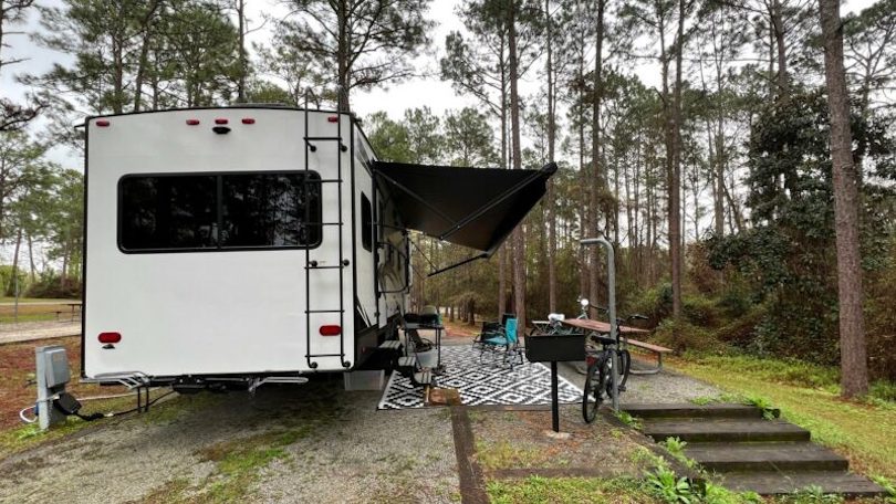 Best Large Outdoor Rugs for RV Camping