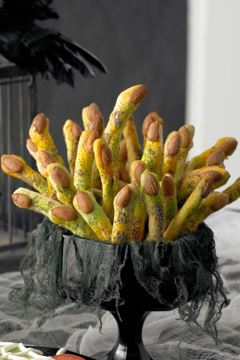 halloween finger desserts- Monster Fingers