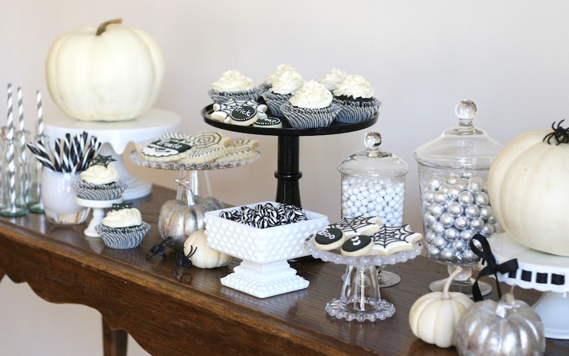 Halloween Dessert Table-1