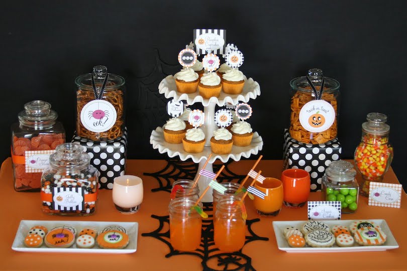 Halloween dessert table