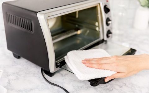 How to clean Breville toaster