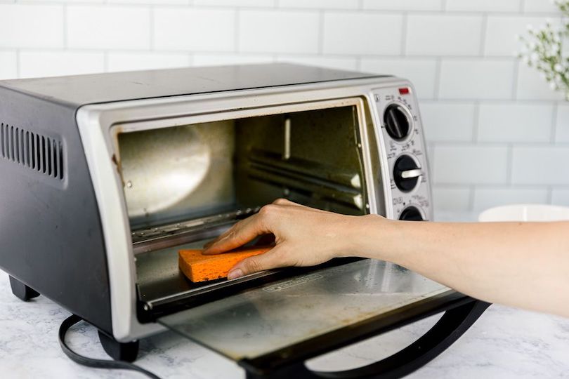 breville toaster oven display always on