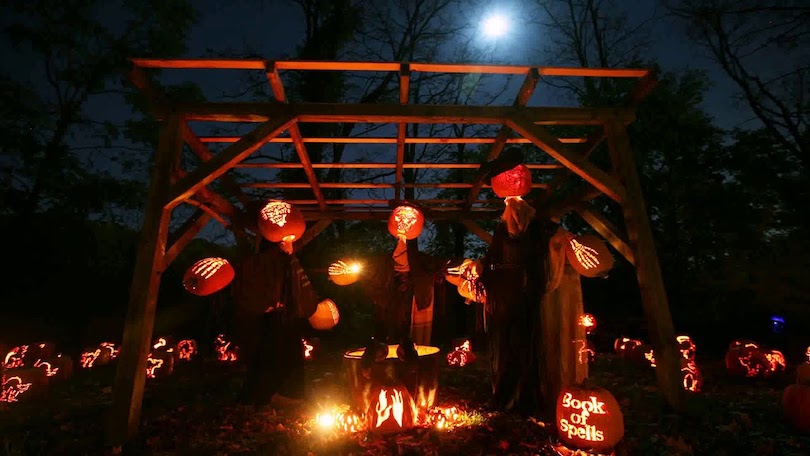 Creating the Mood for an Outdoor Halloween Party