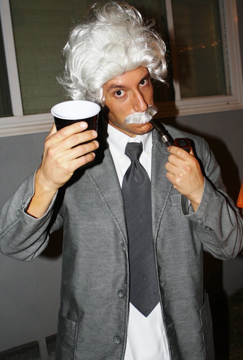 I'm Einstein - Halloween Costume Ideas 2022-2023