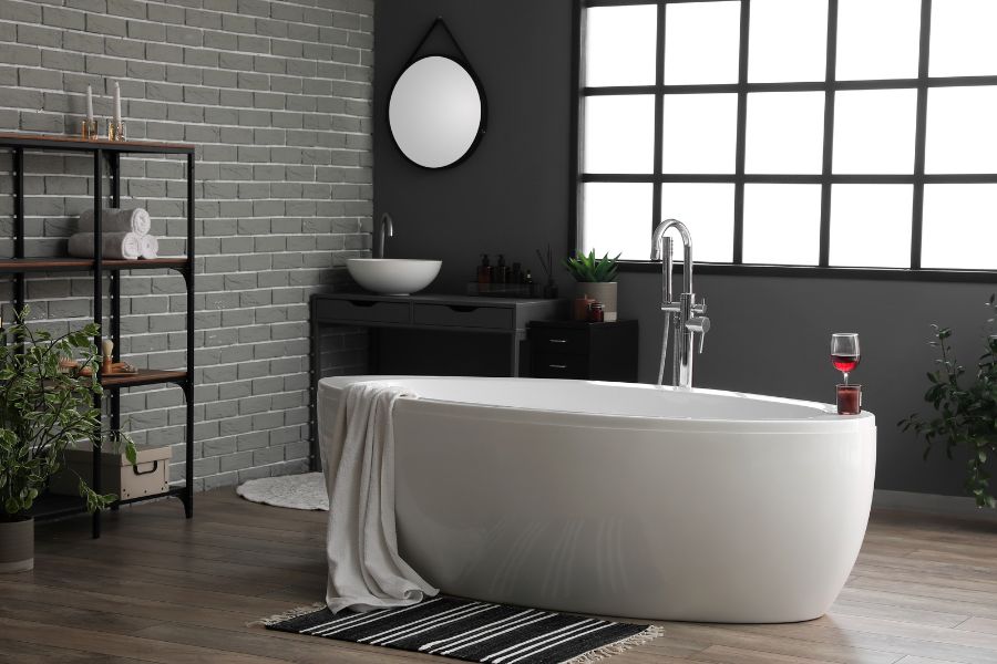 Statement Walls - Bathroom Trends 2023