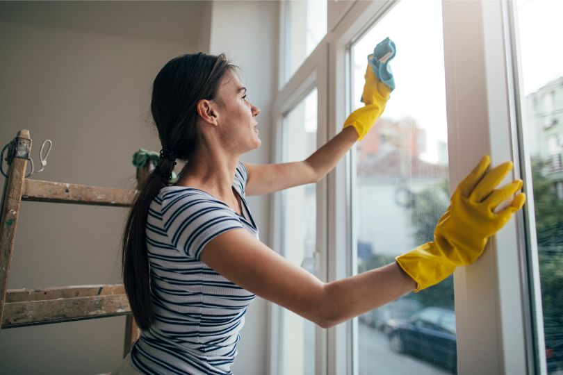 How to Clean Windows with Vinegar