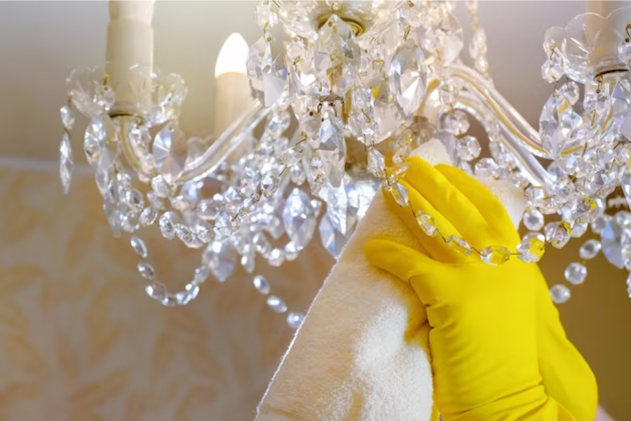 How to Clean a Crystal Chandelier with Vinegar