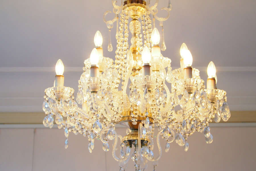 How to Clean a Crystal Chandelier with Vinegar